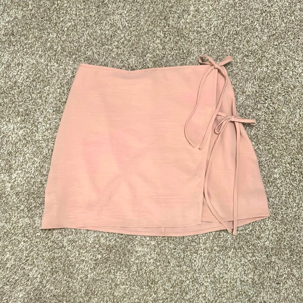 Pink skirt with side ties